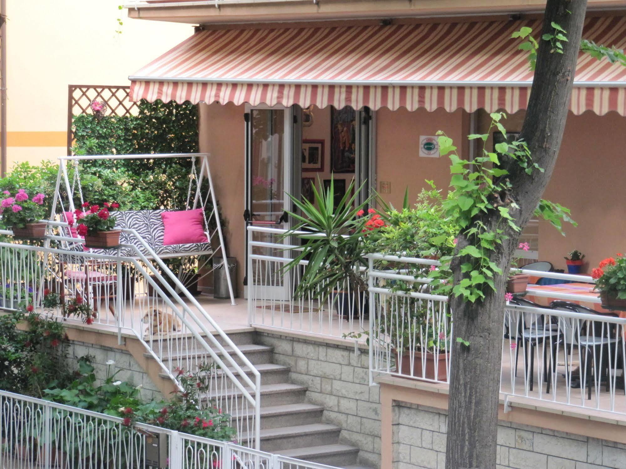 Hotel Villa Elia Rimini Exterior photo